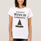 T-shirt Petite sorcière brasse la grossesse d'Halloween (Devant)