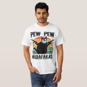 T-shirt Pew Madafakas Pew Guns Funny Black Cat  (Devant entier)