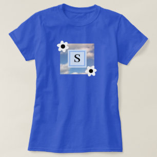 T-shirt Photo Ciel nuageux avec initiale dans cadre fleuri