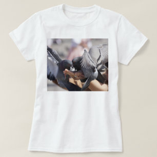 T-shirt Photo de pigeons aux ailes colorées pour les amour