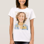 T-shirt Photo simple moderne Accueil d'anniversaire<br><div class="desc">Le design est moderne et simple. Ajoutez une photo personnalisée du célébrant d'anniversaire et ajoutez son nom,  ajoutez un message personnalisé</div>