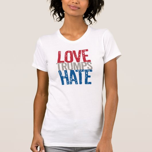 T-shirt Pièce en t de haine d'atouts d'amour (Devant)