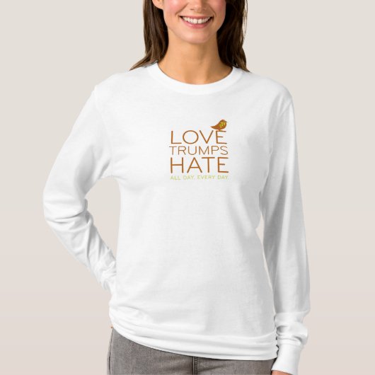 T-shirt Pièce en t de haine d'atouts d'amour (Devant)