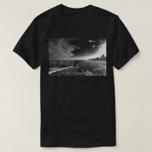 T-shirt Pièce en t en acier d'image du pilier B&W