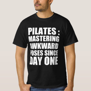 T-shirt Pilates : masquer les poses aux chevilles depuis l