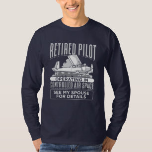 T-shirt Pilote à la retraite exploitant dans un espace aér