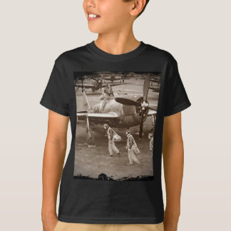 T-shirt Pilotes de chasse en formation sur des volants P-4