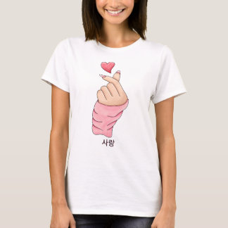 T-shirt Pink Lady Coréen Doigts de coeur avec écriture cor