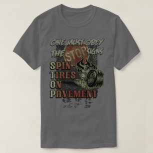 T-shirt Pneus de rotation sur le trottoir