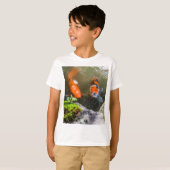 T-shirt Poisson Koi dans un étang (Devant entier)