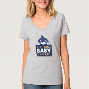 T-shirt Poitrine de bébé requin