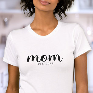 T-shirt Police d'écriture noire établie Maman