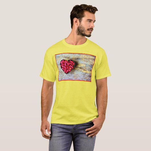 T-shirt "Pomegranates Heart Fruit" Belle Photo. Commandez (Devant entier)