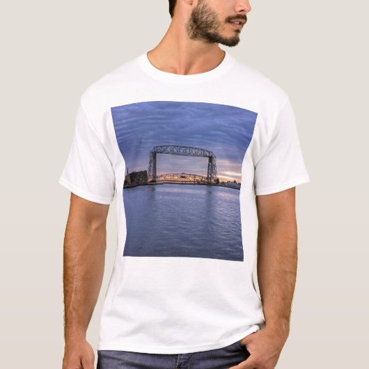 T-shirt Pont d'ascenseur aérien (Devant)