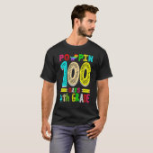 T-shirt Poppin 100 Days 4th Grade Dinosaur Primary School  (Devant entier)