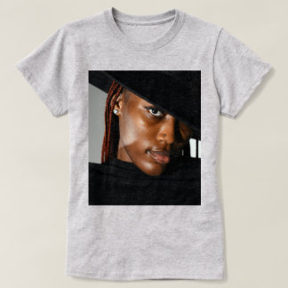T-shirt Portrait de mode personnalisé | Téléchargez votre
