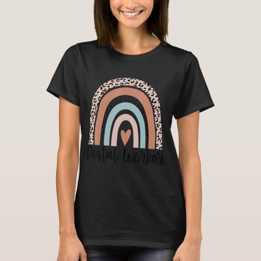 T-shirt Postal Worker Rainbow Leopard Essentiel (Devant)
