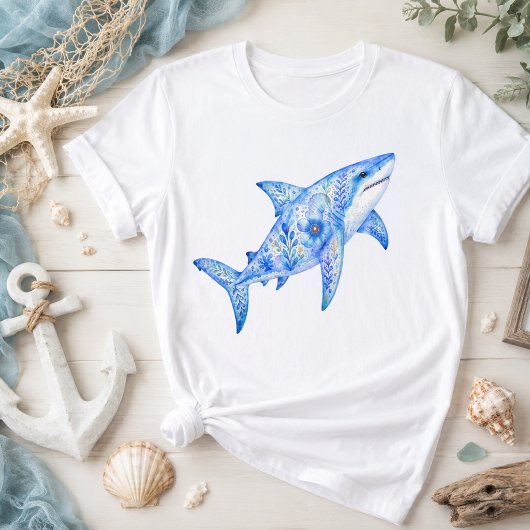 T-shirt Poterie d'art sur le thème floral requin