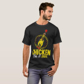 T-shirt Poulet En Caoutchouc Sur Un Bâton Drôle Poulet En  (Devant entier)