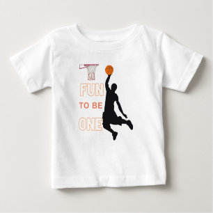 T-shirt Pour Bébé Amusant d'être une chemise d'anniversaire de baske