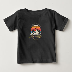 T-shirt Pour Bébé Appel de nature   Mountain Adventure Await
