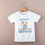 T-shirt Pour Bébé Béary premiers garçons photos accessoires d'annive<br><div class="desc">Porter les premiers garçons de fête d'anniversaire vaisselle personnalisée t-shirt d'anniversaire,  aquarelle mignon ours en peluche habillé en pantalon et une cravate arc tenant un ballon bleu</div>