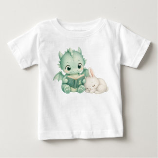 T-shirt Pour Bébé Bébé dragon mignon lisant avec des enfants lapins