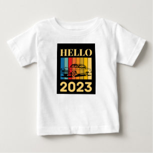 T-SHIRT POUR BÉBÉ BONJOUR 2023 - VOITURE COLORÉE - NOUVEL AN 2023
