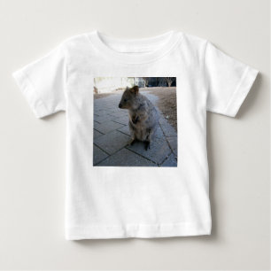 T-shirt Pour Bébé "Câlins en Australie : un quokka gris câlin"