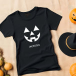 T-SHIRT POUR BÉBÉ CHER JACK-O'-LANTERN CITROUILLE FACE NOM PERSONNAL<br><div class="desc">Célébrez Halloween avec style avec notre t-shirt citrouille exclusif, un accessoire polyvalent qui peut être customisé pour correspondre à votre style unique. Ajoutez VOTRE NOM OU UN MESSAGE PERSONNALISÉ pour en faire le vôtre. Ce t-shirt présente un design citrouille fantaisiste qui mêle harmonieusement les aspects éffrayants et amusants d'Halloween. Que...</div>