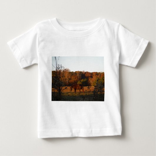 T-shirt Pour Bébé Cheval Brown rouge, bois d'automne. (Devant)