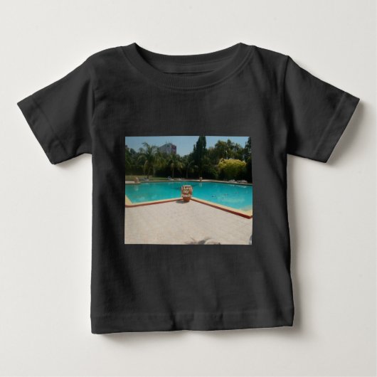 T-shirt Pour Bébé Cool Hakuna Matata Pool Side I love My Family.jpg (Devant)