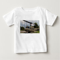 Couperet vintage de militaires de l'ère Uh-1 Huey