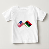 Drapeaux croisés des États-Unis et de la Libye