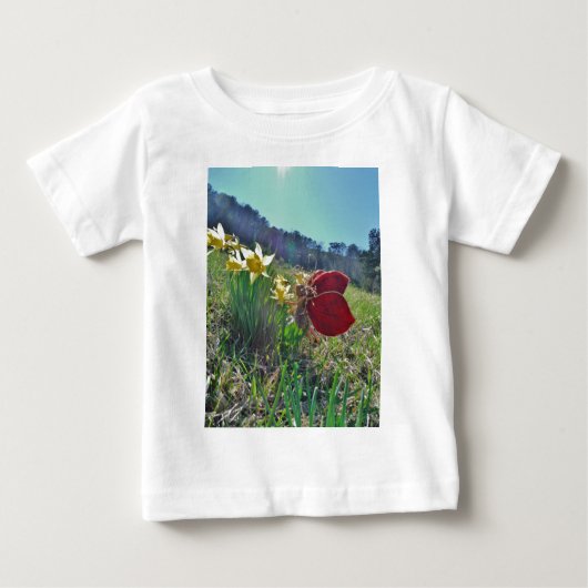 T-shirt Pour Bébé fée à aile rouge et jonquilles (Devant)