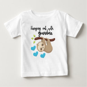 T-shirt Pour Bébé Hanging out with grandma onsie