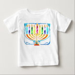 T-shirt Pour Bébé Hanoukka Menorah - Chanukah Menorah<br><div class="desc">Hanoukka Menorah - Carte Chanukah Menorah montrant toutes les bougies brulant pour cette période spéciale de l'année,  le Festival juif des lumières.</div>