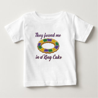 T-shirt Pour Bébé Ils m'ont trouvé dans un Roi Cake