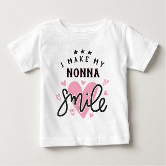 T-shirt Pour Bébé Je fais sourire ma Nonna avec les coeurs