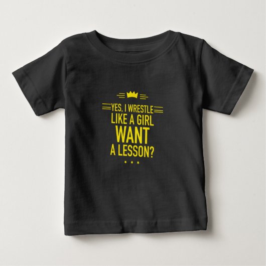 T-shirt Pour Bébé Je lutte comme une fille jaune (Devant)