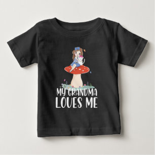 T-shirt Pour Bébé Jolie Fille Sur un Champignon Ma Grand-Mère Aime