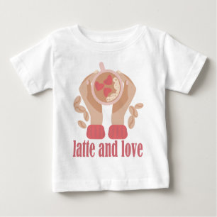 T-shirt Pour Bébé Latte et coupe d'amour, mains et citation de café
