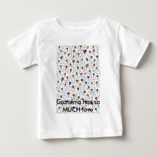 T-shirt Pour Bébé Les coeurs multi A7, grand-maman a tellement (Devant)