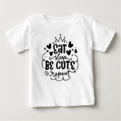 T-shirt Pour Bébé Manger Le Sommeil Soyez mignon Répéter (Devant)