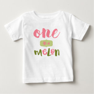 T-shirt Pour Bébé Mignonne, une sur un melon, fille premier annivers