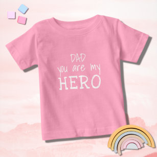 T-shirt Pour Bébé Pink Papa, tu es mon héros Typographie tirée à la 