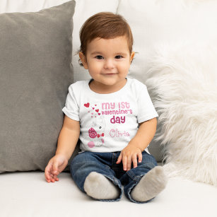 T-shirt Pour Bébé Première Saint Valentin de la jolie fille rose