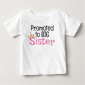 T-shirt Pour Bébé Promu À La Grande Soeur (Devant)