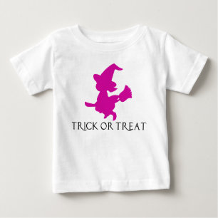 T-shirt Pour Bébé Sorcière adorable sur une chemise de bébé de