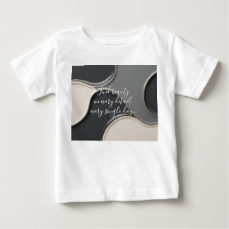 T-shirt Pour Bébé T-shirt classique bébé en graphisme élégant